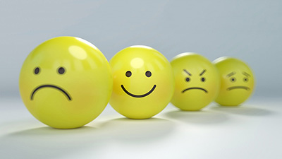 Imagen de varios emoticones con diferentes expresiones