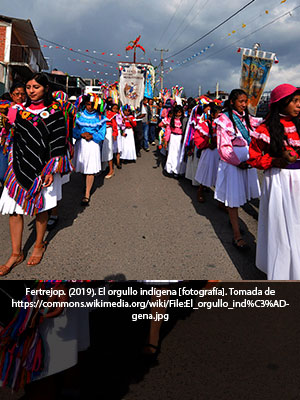 Grupo indígena en peregrinación